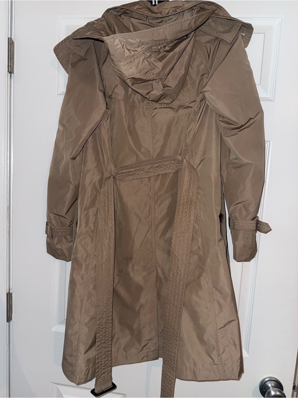 Burberry Amberford Hooded Trench Coat with Belt - Picture 8 of 11